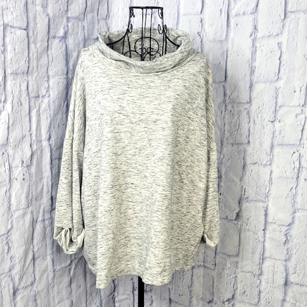 Cozy Gray Women's Sweatshirt Large‎